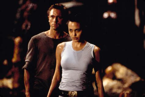 Angelina Jolie S Tomb Raider The Drama Behind The Scenes