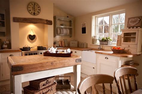 First, let's envision an empty kitchen. Small Cottage Kitchen Island - layjao