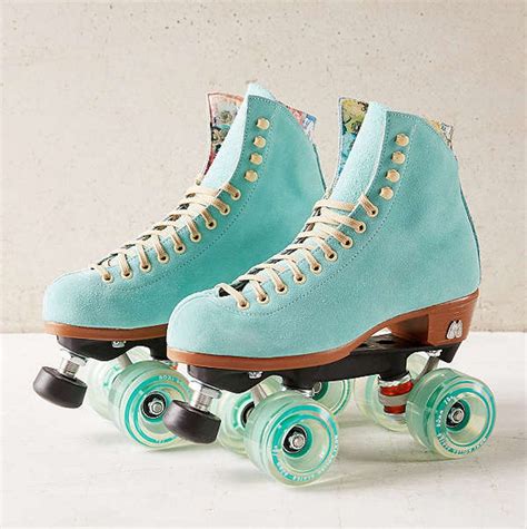 Santa Are You Listening These Vintage Inspired Roller Skates Would Be