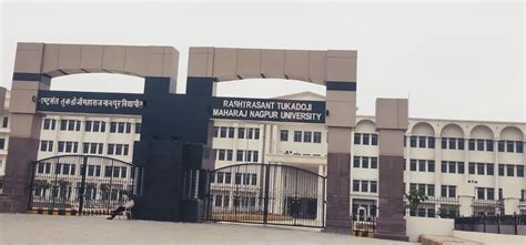 the rashtrasant tukadoji maharaj nagpur university