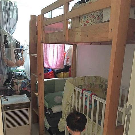Great quality foam beats springs for top bunks, especially if you have kids sleeping up high. 🈹兩呎半松木高架床連海馬床褥 工人姐姐床 loft bed frame & mattress, 傢俬＆家居, 傢俬 ...
