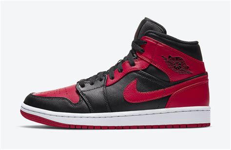 Official Photos Of The Air Jordan 1 Mid “bred” The Elite