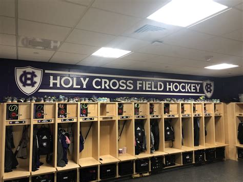 College Of The Holy Cross Brings Character To Locker Rooms Lsi Graphics