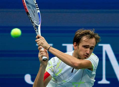 Daniil Medvedev Earns U S Open Cheers During And After Loss To Rafael Nadal The Denver Post
