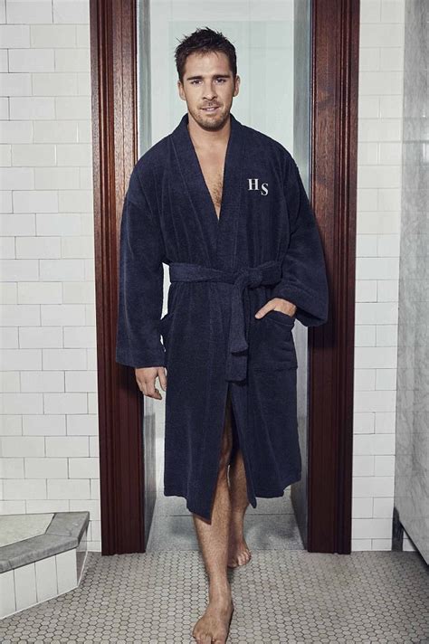 Hugh Sheridan Strips Down To Promote Bath Towels Daily Mail Online