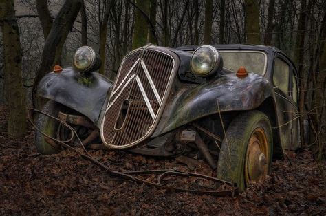 Haunting Photographs Of Abandoned Vintage Cars Lying In A Forest Vintage Cars Old Vintage