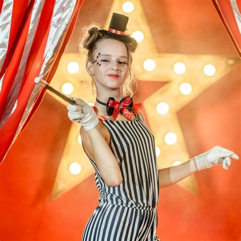 Here are some really cool circus costumes! 18 DIY Circus Costume Ideas for Halloween - Best Circus Halloween Costumes