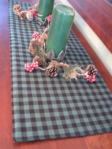 Chicken wire is environmentally friendly unlike wet floral foam and. Country Christmas Table Runner Reversible Green Black ...