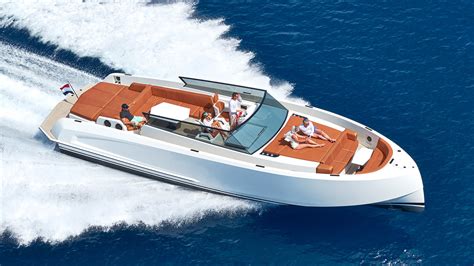 14 Small Luxury Yachts For A Stylish Getaway On