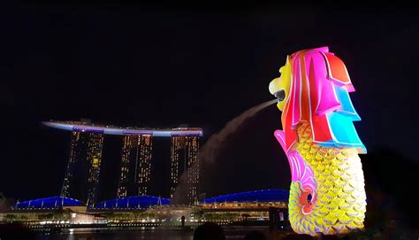 One Of The Merlions Transformations During The Light Show Rsingapore