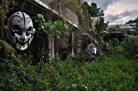 A theme park in the us has been left abandoned for 15 years after it was badly damaged due to hurricane katrina. Words I Lived: Encore Garden's - Taiwan Abandoned Theme Park