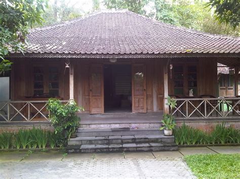 Model rumah kayu mempunyai berbagai jenis, dan ukuran yang. Desain Rumah Joglo Bergaya Modern di Jawa Tengah | Konsep ...