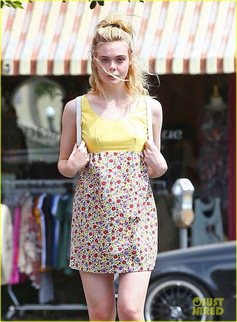 elle fanning looks pretty in florals10406mytext elle fanning style elle fanning dakota and