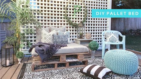 Diy Pallet Daybed Youtube