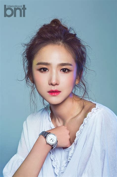 이희진(1979년 5월 16일 ~ )은 대한민국의 여성 5인조 걸그룹 베이비복스 전 멤버이자 배우이다. 베이비복스 이희진 최근 화보