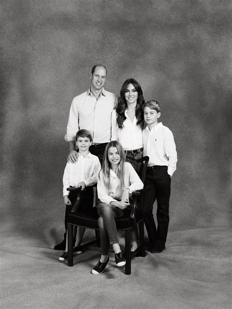 Kate Middleton And Prince William Release Super Sleek Christmas Card Photo With George