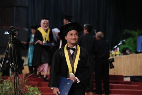 Ugm Luluskan 1710 Wisudawan Sarjana Dan Diploma Universitas Gadjah Mada