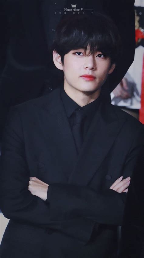 Pin de shelly Smith em Kim Tae Hyung em 2020 | Taeyoung, Kim taehyung, Taehyung