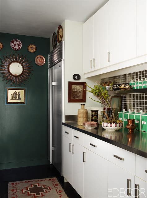 Your kitchen cabinets are a great place to refresh the look and decor of your kitchen. 10 Green Kitchen Design Ideas - Paint Colors for Green ...