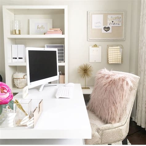 20 Beautiful Feminine Home Office Decor Ideas