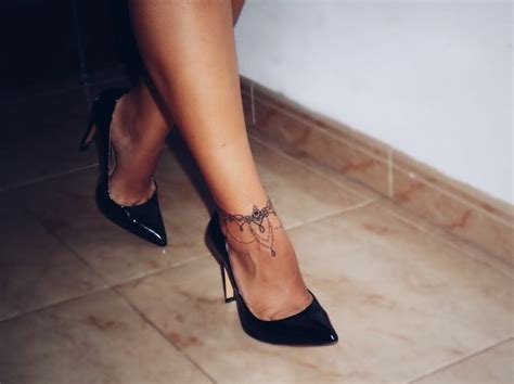 Idee Per Tatuaggi Caviglia Per Lei Per Lui E Per La Coppia Elli Tatoo Tatuajes Foot