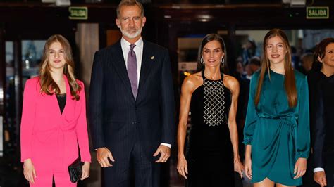 La Reina Letizia y sus hijas pasarán la Nochevieja sin el Rey Felipe