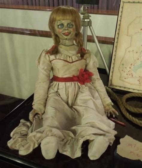 This Diy Annabelle Doll Costume From The Conjuring Will Haunt Your