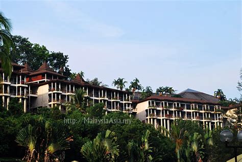 A window to many experiences. Damai Beach Resort Review - Malaysia Asia Travel Blog