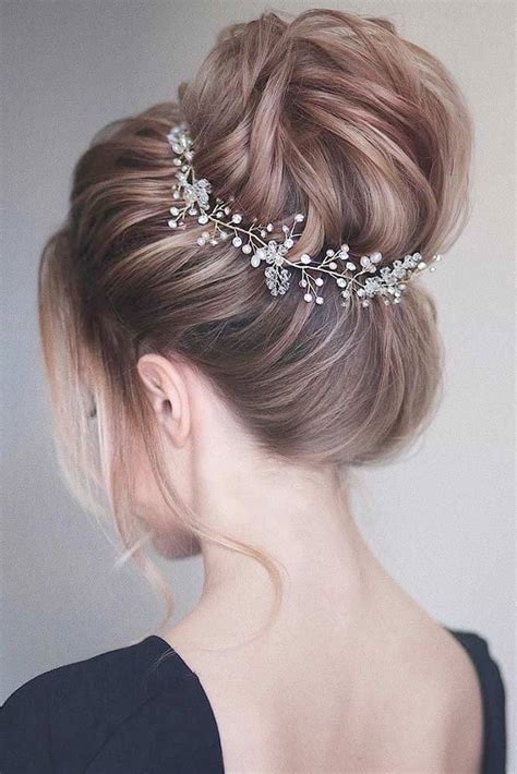 30 Prom Hairstyles To Look Beautiful On Prom Night Hairdo Hairstyle