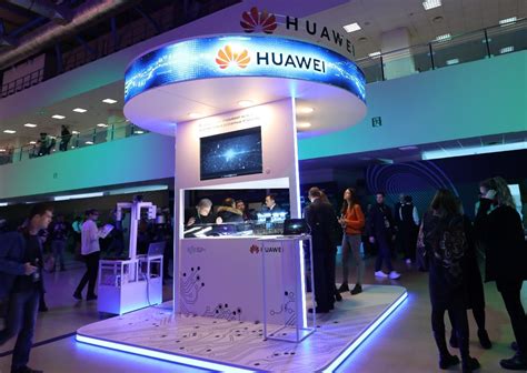 Дан Вэньшуань представил ИИ стратегию Huawei в России