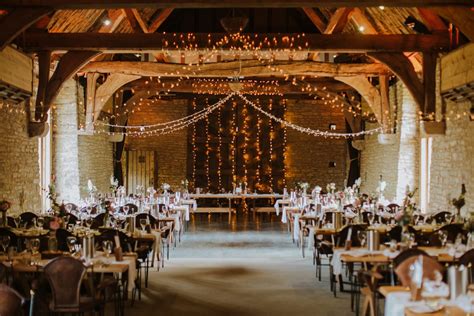 Barn Wedding Venues In Oxfordshire Sam Bennett Photo