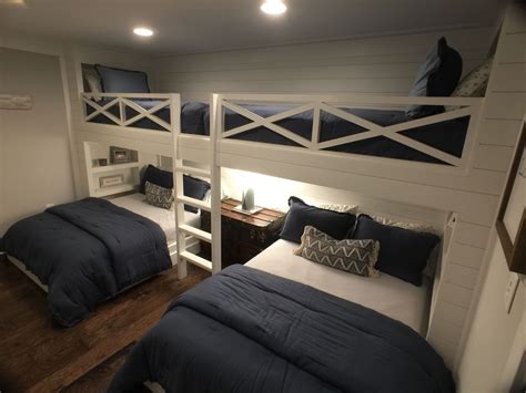 Pin By Danielle English Welch On Bunkroom House Rooms Lakehouse
