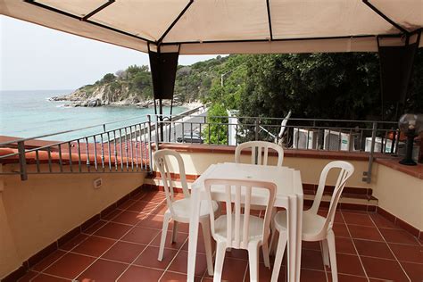 Situato a campo nell'elba, a 2,5 km dalla spiaggia di pomonte, l'appartamento daniela fetovaia offre sistemazioni climatizzate. Appartamenti | Il sito di Fetovaia, Isola d'Elba