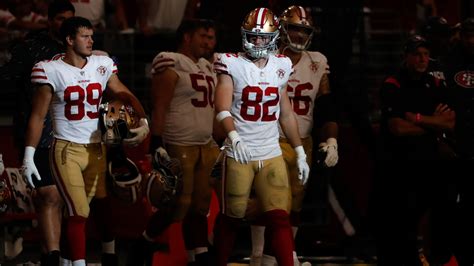 49ers Re Sign Ross Dwelley To One Year Deal Sports Illustrated San