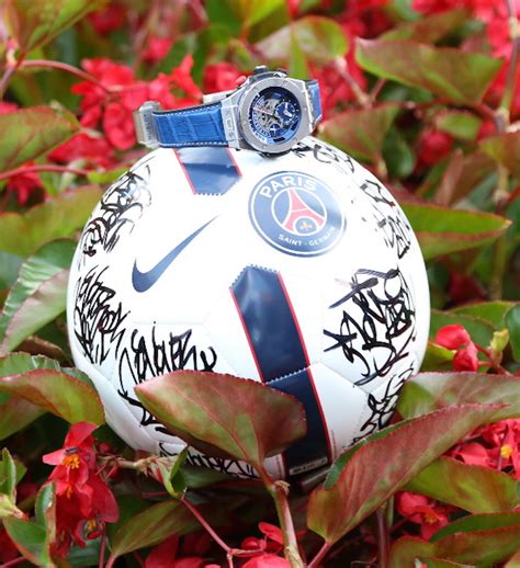 Captain hastings, under poirot's guidance, sets out to find the thief. Hublot, Paris Saint-Germain Unveil LE Big Bang Under the ...