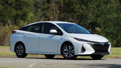 First Drive 2017 Toyota Prius Prime