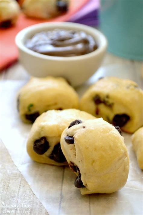 The dough has a light cocoa flavor and the white chocolate chips are baked on both the inside and the outside for maximum chocolate impact. Chocolate Chip Soft Pretzel Bites | Lemon Tree Dwelling