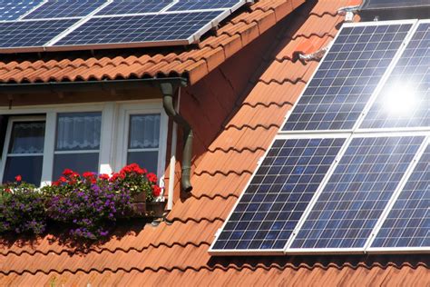 Lange waren kleine, private solarkraftwerke umstritten, seit etwa einem jahr sind sogenannte balkonkraftwerke oder m. Warum die Solaranlage für viele Haushalte noch immer eine ...