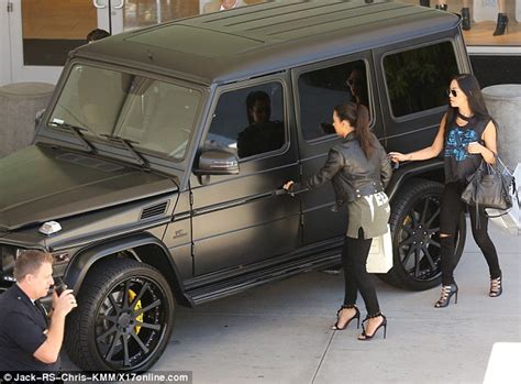 Kim Kardashians Booty Is Off Duty As She Covers Curves In Baggy Yeezus
