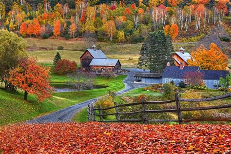 Sleepy Hollow Farm In Woodstock VT Peak Autumn Colors Vermont Farm