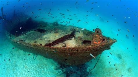 10 Stunning Pictures Of Shipwrecks From Around The World