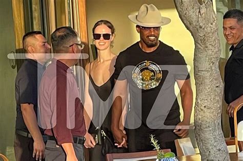 Jamie Foxx Holds Hands With Girlfriend Alyce Huckstepp On Date In Mexico