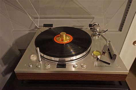 Luxman PD171 Turntable Mint condition For Sale - Canuck Audio Mart