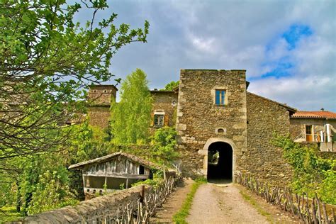 Découvrez Les 14 Plus Beaux Villages Dauvergne Rhône Alpes