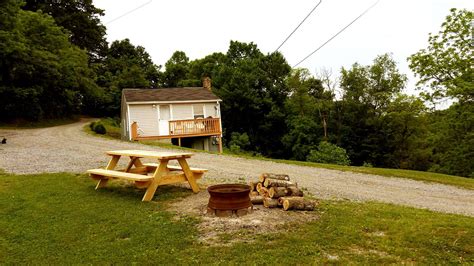 We're located right in the heart of the new river gorge. Cabin Rental near Pinnacle Rock, West Virginia