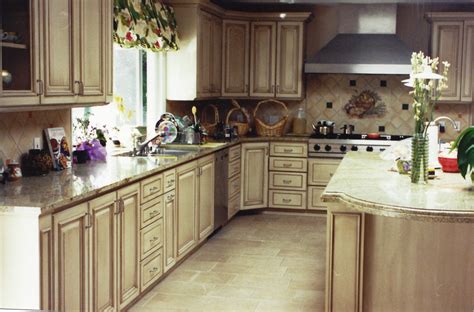 Choose from contactless same day delivery, drive up and more. Traditional Home Kitchen - Traditional - Kitchen - Los ...