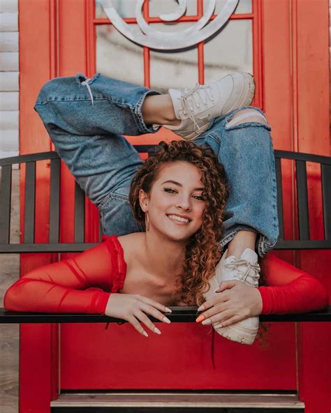 Sofie Dossi Bio Profile Facts Age Height Boyfriend Net Worth