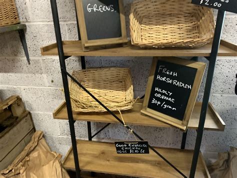 Clarkson has apologised on twitter for increasing the traffic levels in his local area after fans have tried to get to his diddly squat farm shop. Jeremy Clarkson throws open doors to his farm shop - AOL