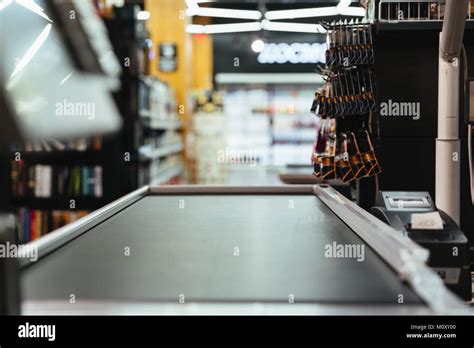 supermarkt kasse band fotos und bildmaterial in hoher auflösung alamy