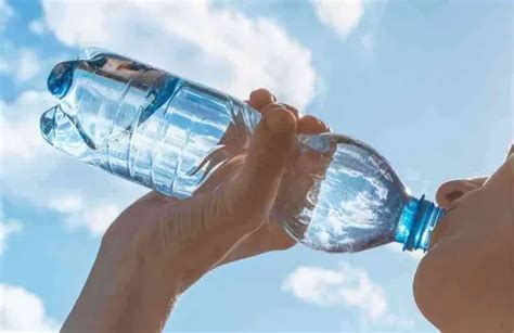 How To Chug Water Super Fast All You Need To Know Nutrition Lunatic